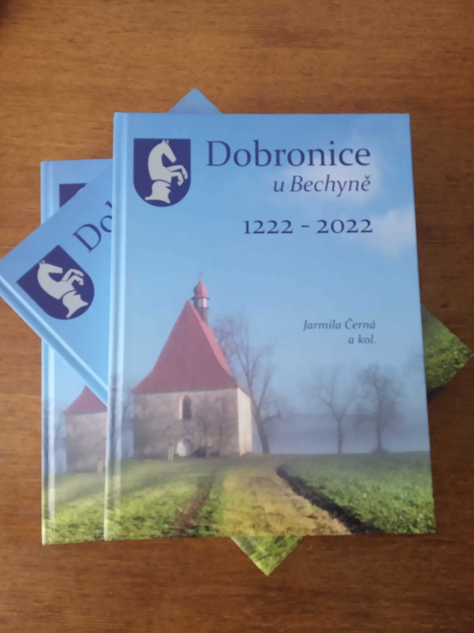 Kniha "Dobronice u Bechyně 1222 - 2022"