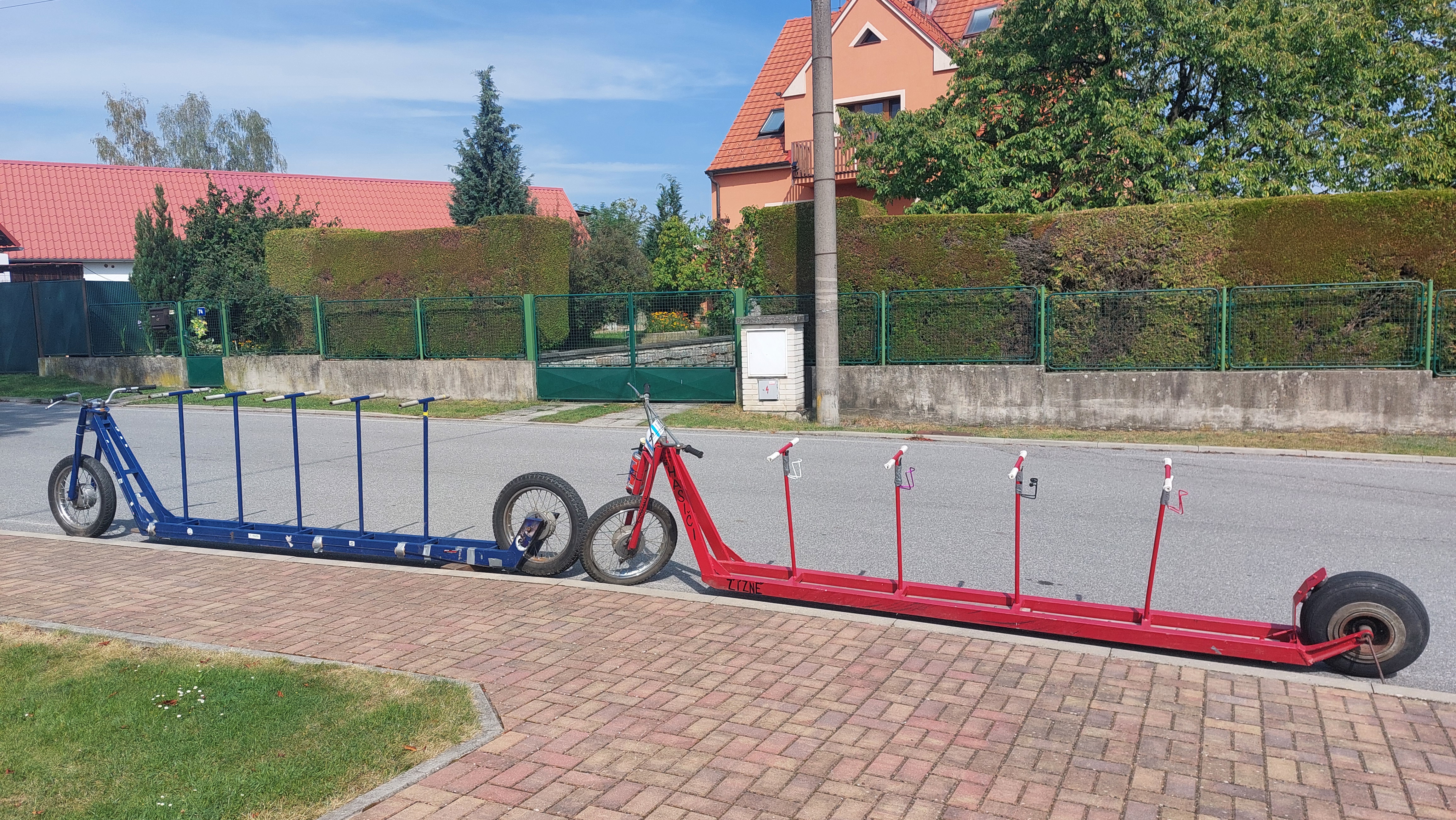 Koloběžkové závody v Dobronicích