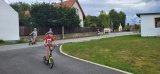 Dobronice koloběžky - starší děti na trati